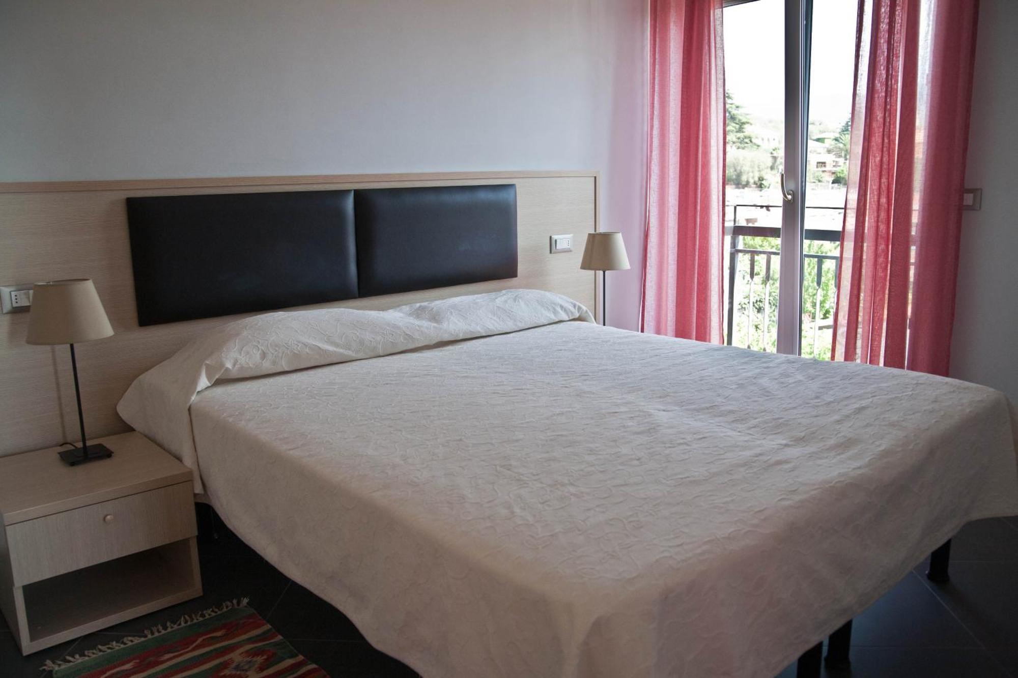 Appartamenti Linda San Bartolomeo Al Mare Ngoại thất bức ảnh